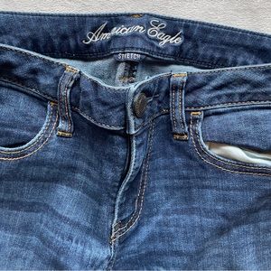 American Eagle woman’s denim jegging - size 8 -smoke free house -great condition
